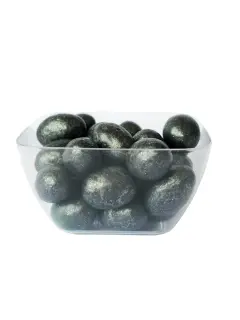 Esfera negra de Maní con chocolates